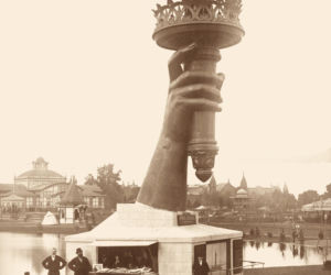 Ramię Statuy Wolności w 1876 r. na Phildadelphis Centennial Exposition