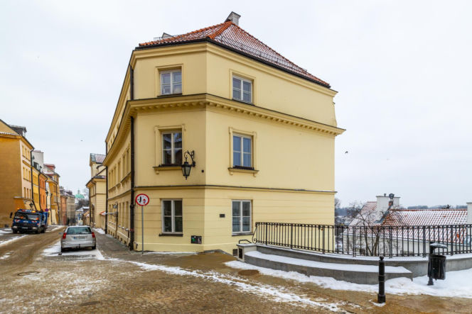 Dom Profesorów na ul. Brzozowej w Warszawie