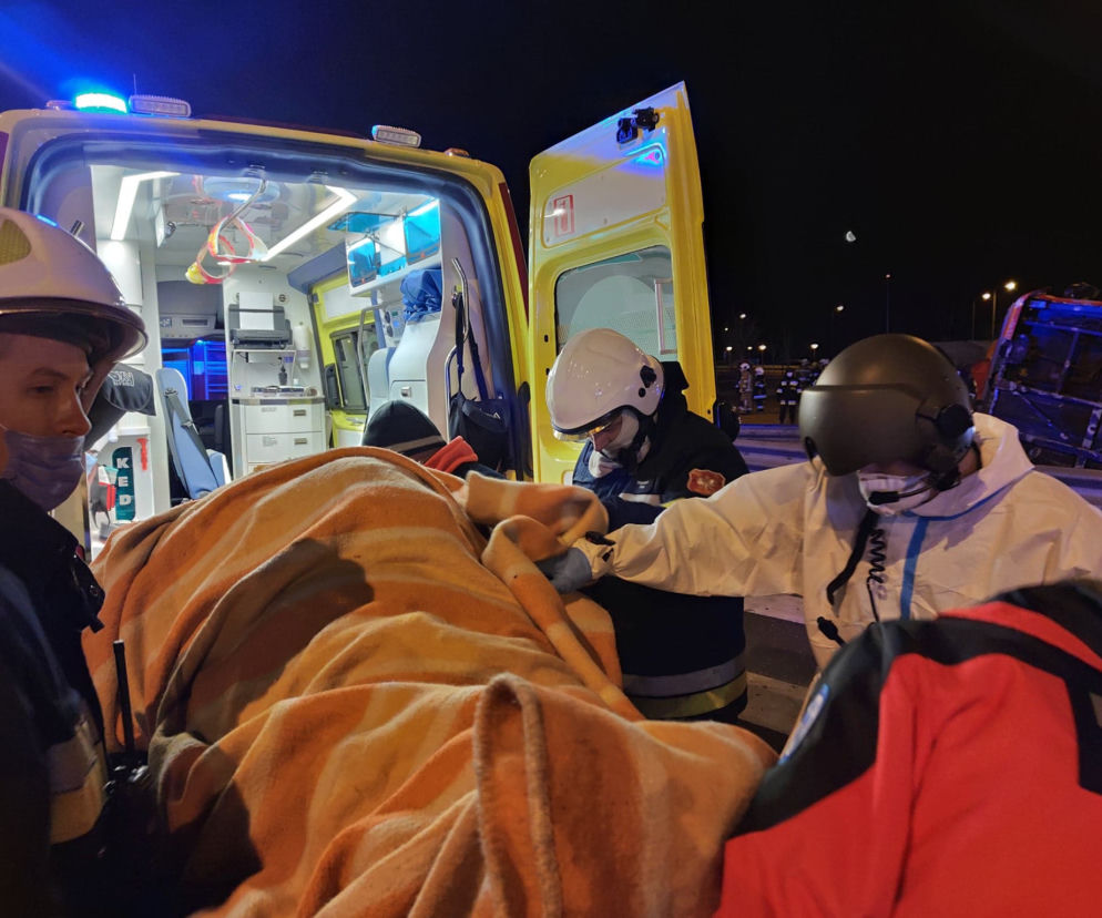 Tragiczny wypadek autokaru na autostradzie A4. Zdjęcia ratowników medycznych