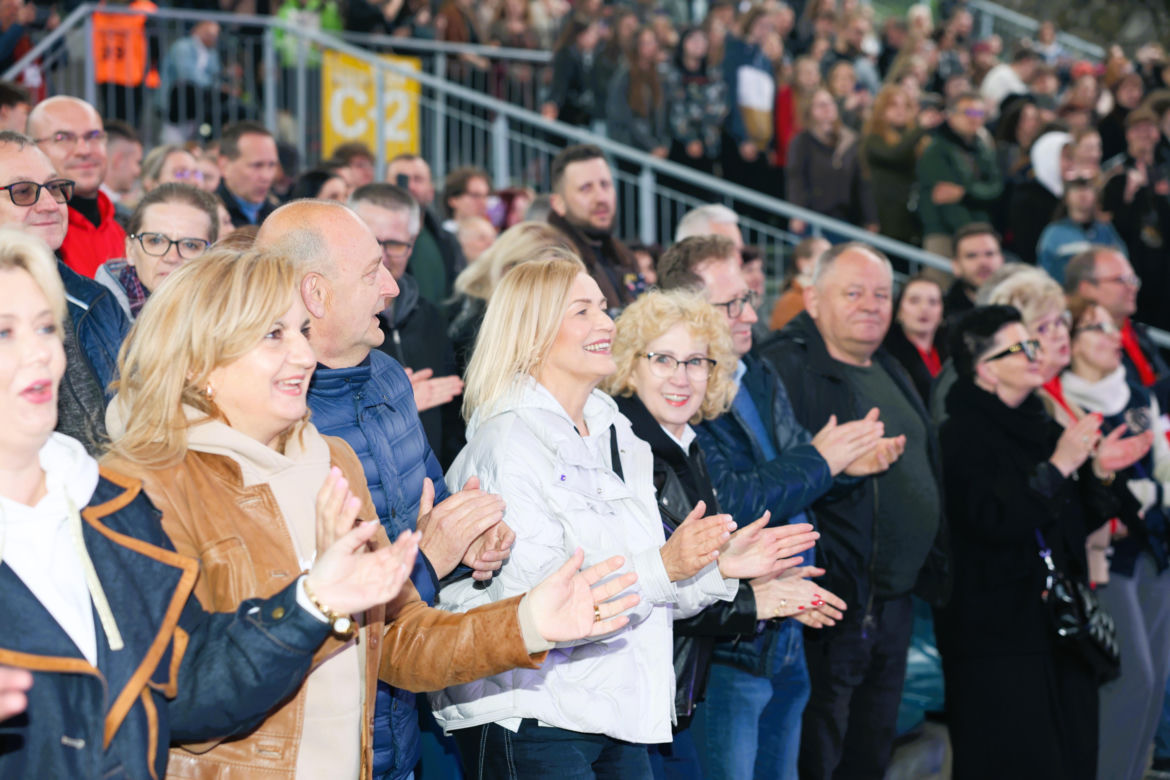 Juwenalia Kieleckie 2026. Kadzielnia oszalała! Enej i Golec uOrkiestra porwali tłumy na wielkim finale UJK