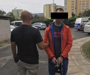 Upatrywał ofiary na przystankach