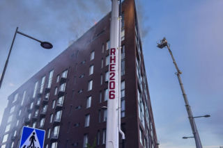 Blok spłonął od grilla na balkonie! 62 mieszkania zniszczone