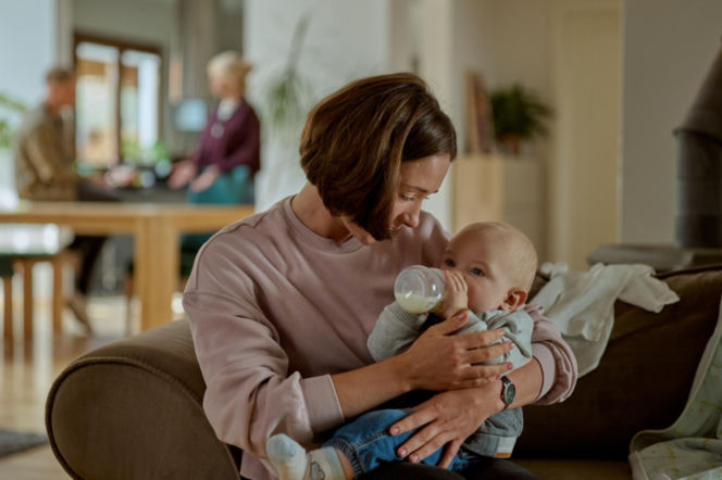 Na Wspólnej odc. 4128. Ania (Sonia Mietielica), Igor (Jakub Wesołowski), Ewa (Ewa Gawryluk), Jaś (Kazio Wierzbicki)