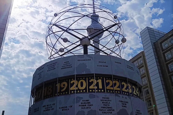 Weltzeituhr na Alexanderplatz