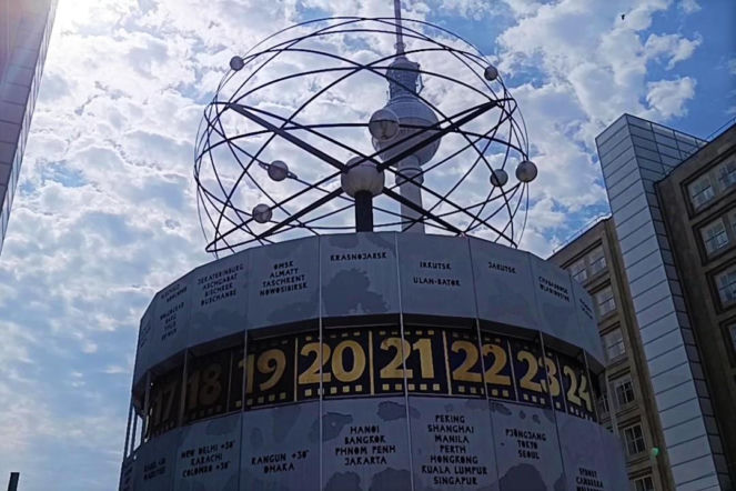 Weltzeituhr na Alexanderplatz