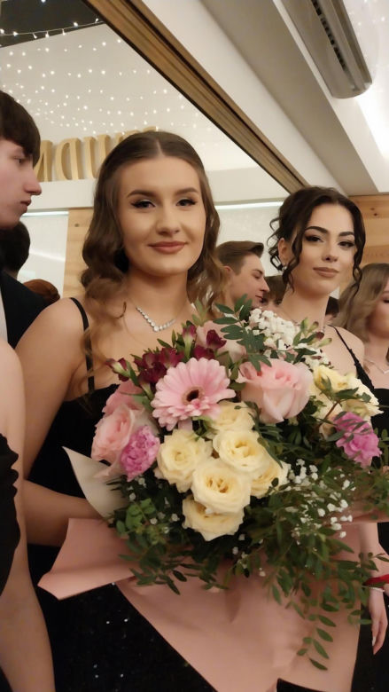 Bal studniówkowy 2025 II Liceum Ogólnokształcącego w Starachowicach