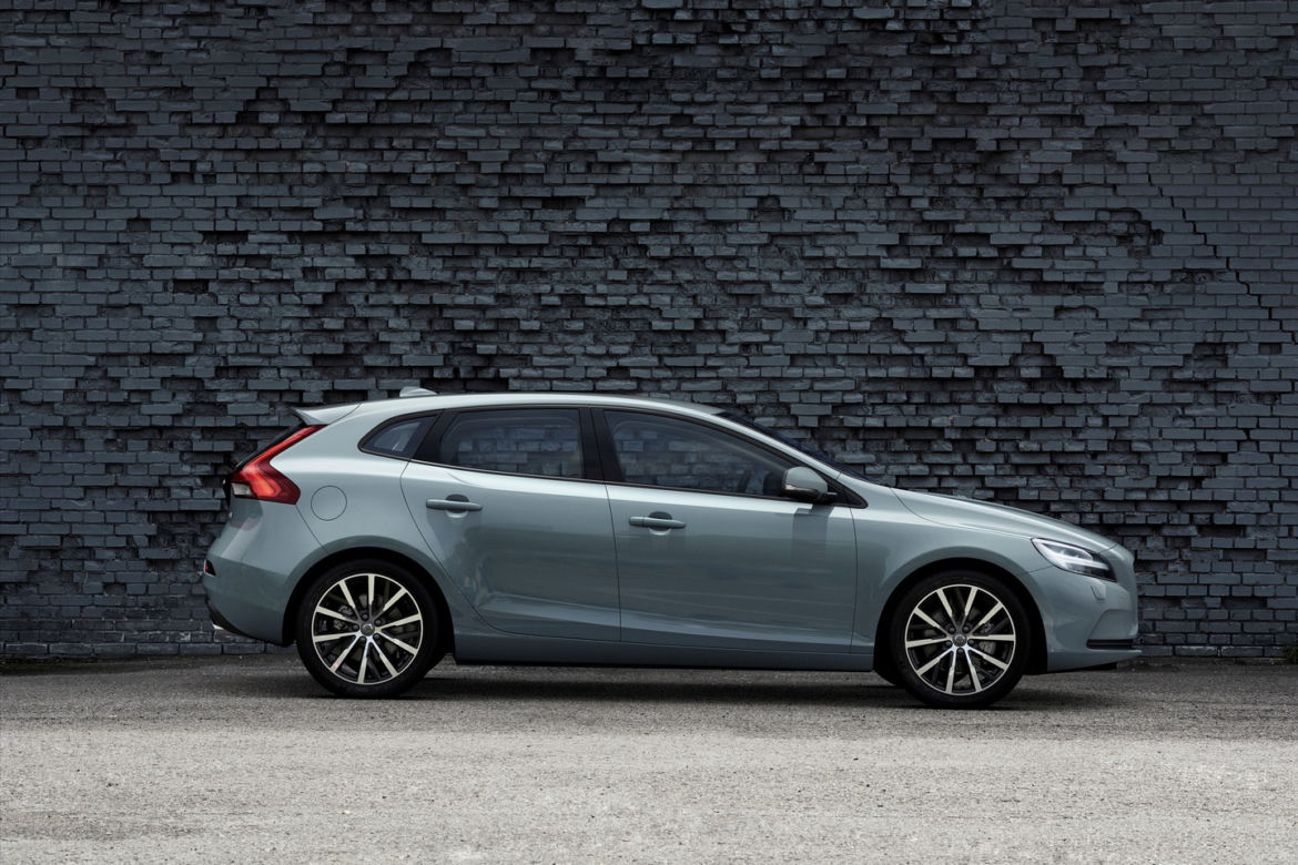 Volvo V40 lifting 2017
