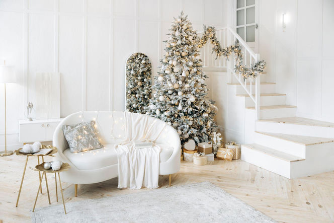 Świąteczne choinki w bieli