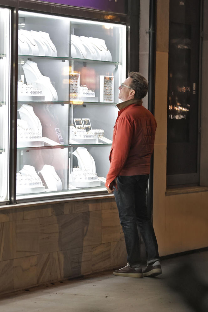 Paweł Wilczak szuka złota w w lombardzie