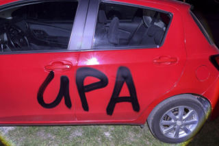 W Wąchocku na aucie nalężącym do Ukrainki wandal umieścił napis UPA