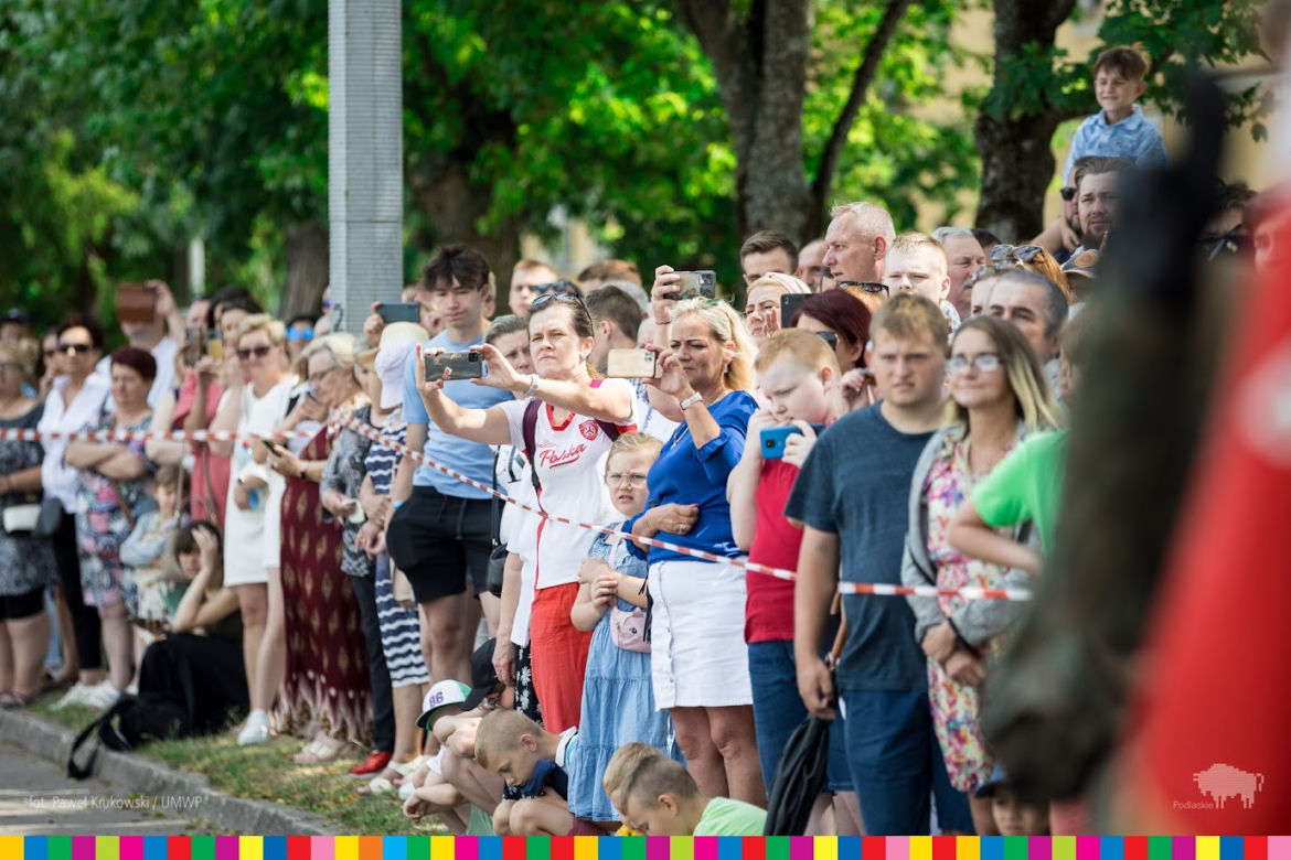 "Wakacje z WOT". Nowi Terytorialsi z Podlasia złożyli przysięgę w Białymstoku [ZDJĘCIA]