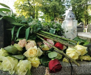 Tarnów. Ostatnie pożegnanie Karoliny Bojarskiej. Grobowiec utonął w kwiatach 