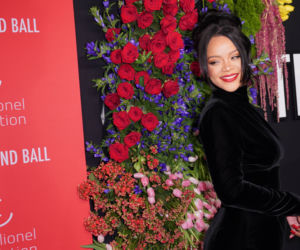 Rihanna została bohaterką narodową! Zastąpi królową Elżbetę II ?!
