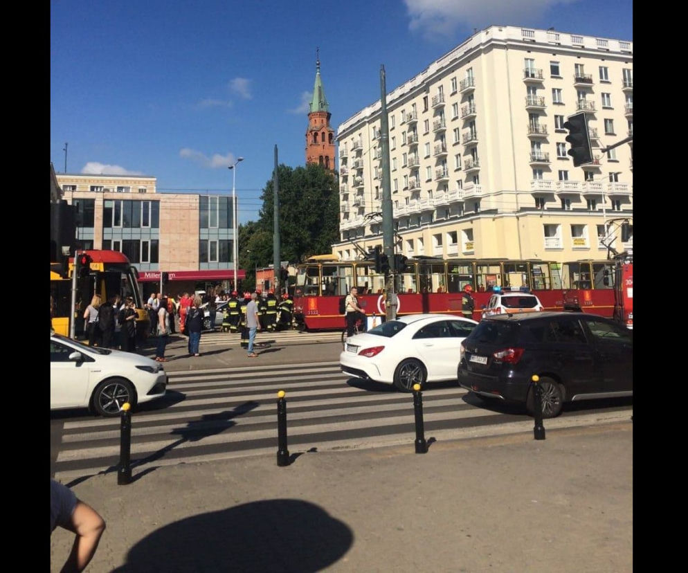 Zderzenie osobówki z tramwajem