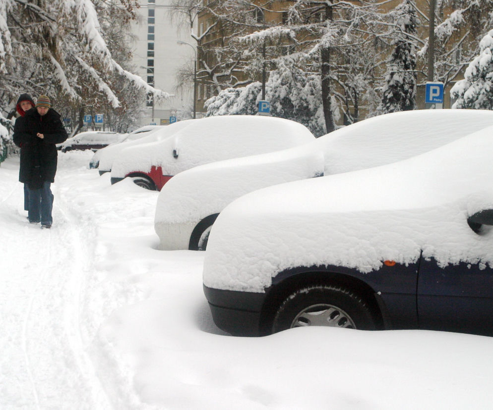 Śnieżyce, jakich nie było od lat. ALARM na Mazowszu, grozi nam totalny paraliż