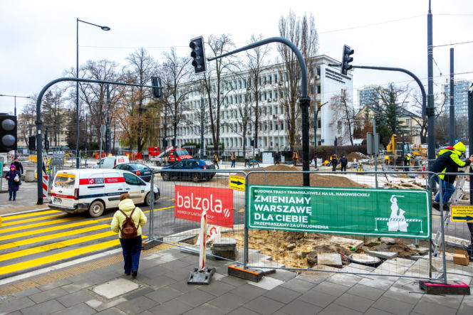 Tramwaj wzdłuż ul. Rakowieckiej w Warszawie - budowa