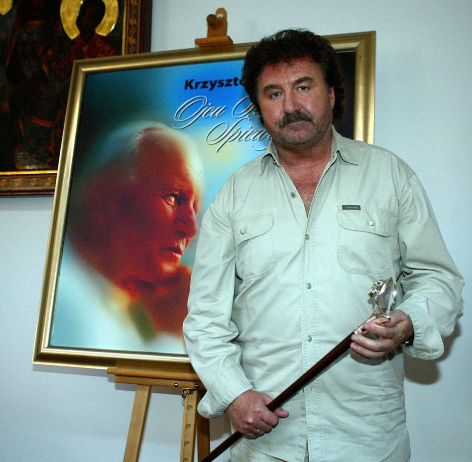 Pochowają Krawczyka z mikrofonem