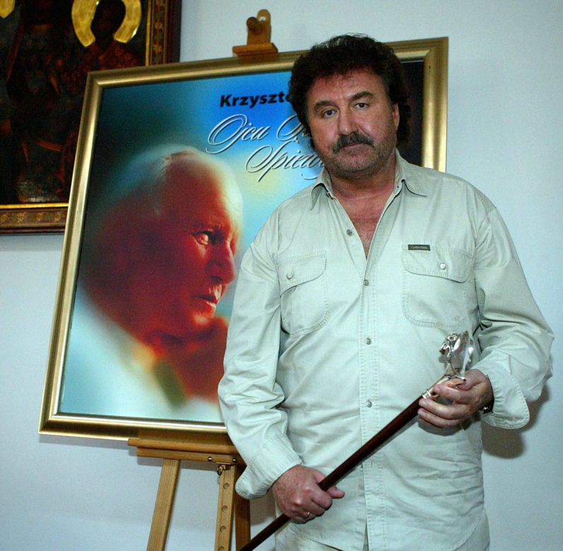 Pochowają Krawczyka z mikrofonem