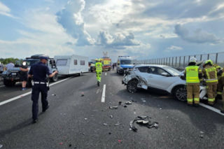 Karambol na autostradzie A4. Dwie kraksy całkowicie zablokowały trasę