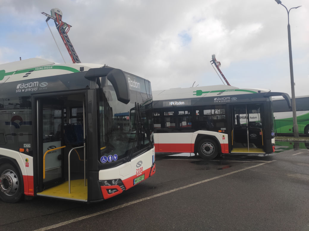 Na ulicę miasta wyjada nowe elektryczne autobusy
