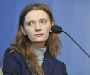 Agata Buzek kiedyś wyglądała zupełnie inaczej. Tak zmieniała się przez lata