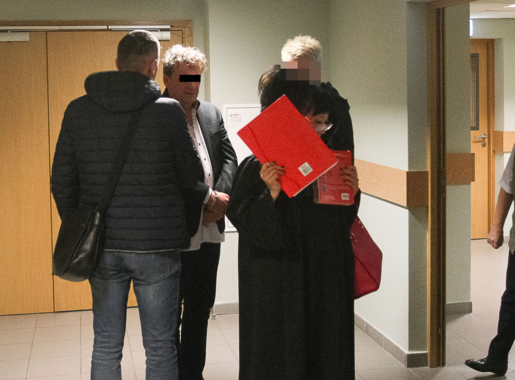 KAMBODŻAŃSKA "ŻONA" PIOTRA T. DLA SUPER EXPRESSU.