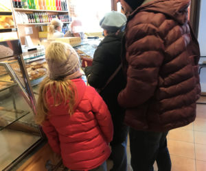 Kolejki przed cukierniami w Kraśniku w Tłusty Czwartek