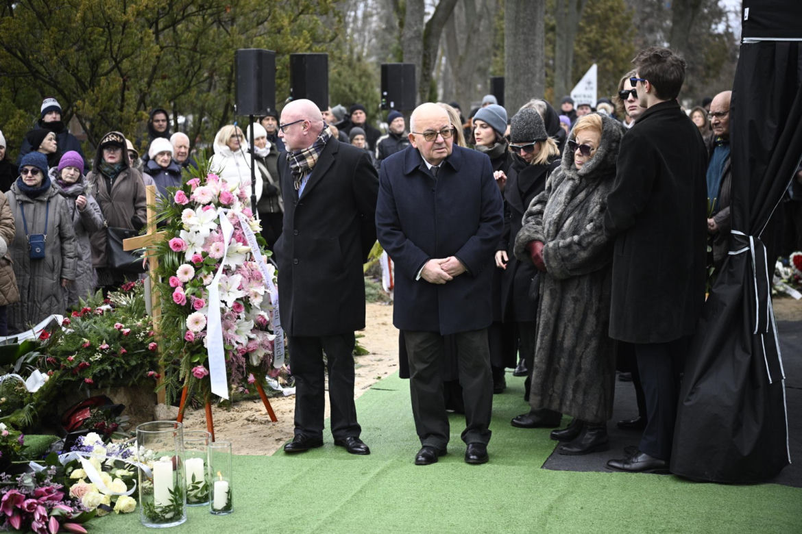 Bożena Dykiel spoczęła na Powązkach Wojskowych