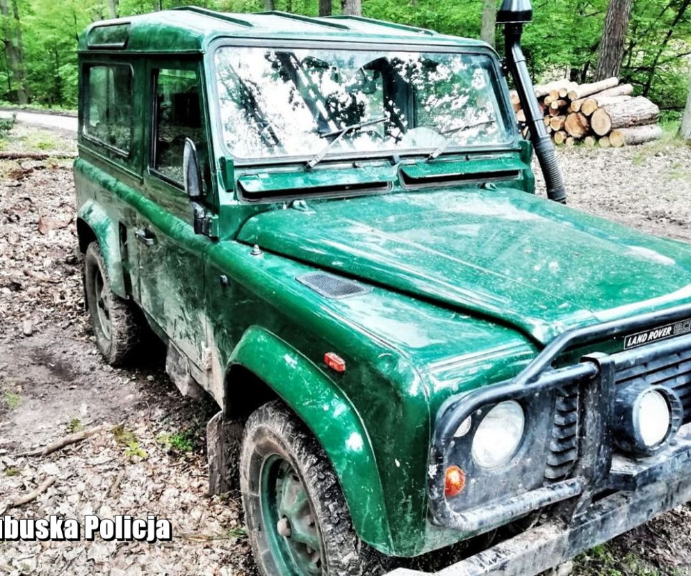Policja odzyskała skradzioną terenówkę i motocykl