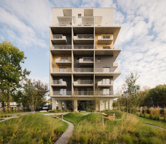 Kolejowa 19 w Warszawie, RISKARCH