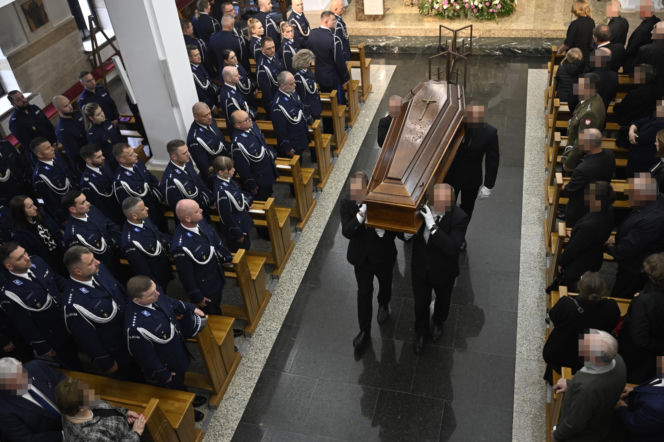 Tłumy pożegnały 23-letniego policjanta. Kacper zginął w tragicznym wypadku w Piasecznie