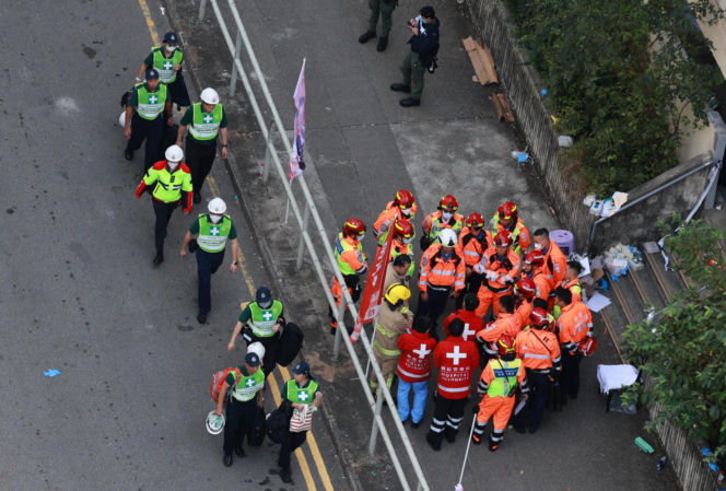 Hongkong pogrążony w żałobie po tragicznym pożarze wieżowców. Liczba ofiar wzrosła do 146