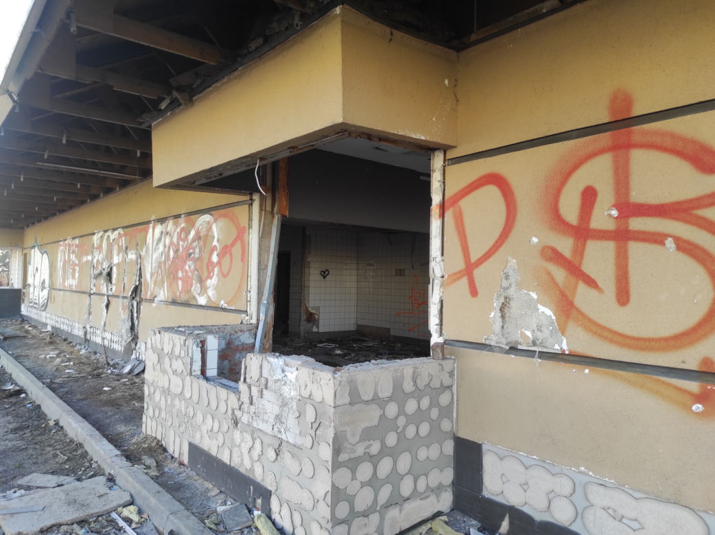 McDonald's jak z horroru w sercu Polski. Aż ciężko go rozpoznać! Co tam się stało?