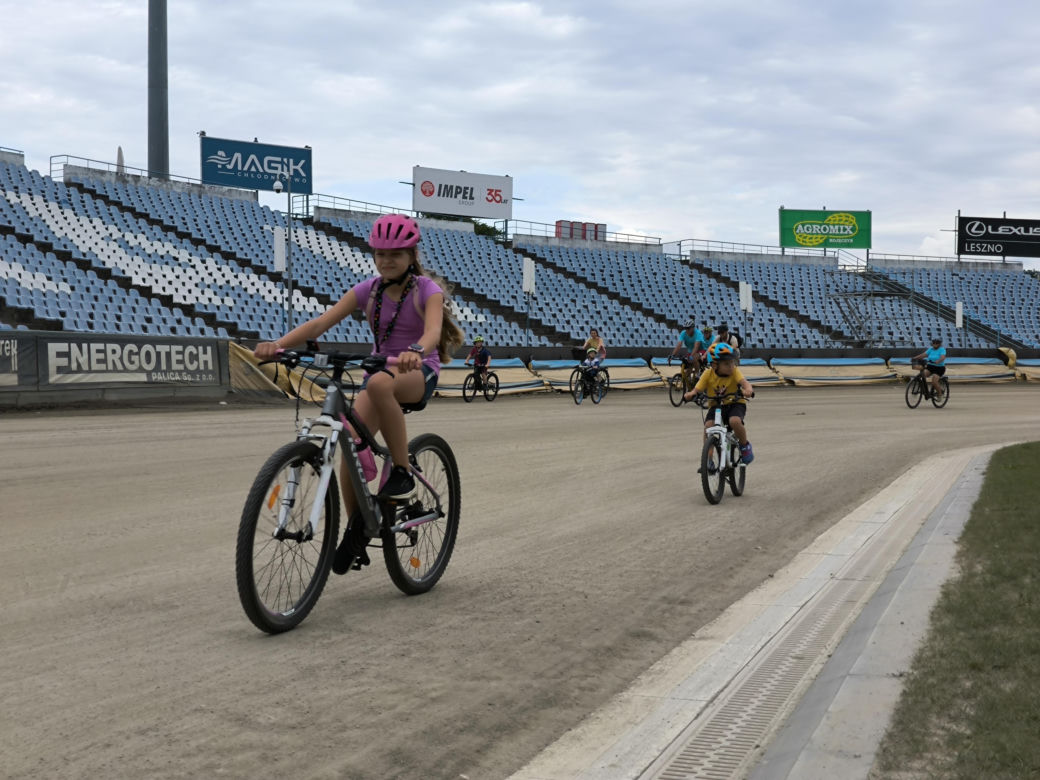 Rowerowa Stolica Polski - kręcili kilometry na stadionie w Lesznie