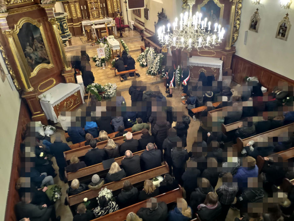 Pogrzeb 11-letniego aktora. Nikodem Marecki spoczął w białej trumnie. Żegnały go tłumy