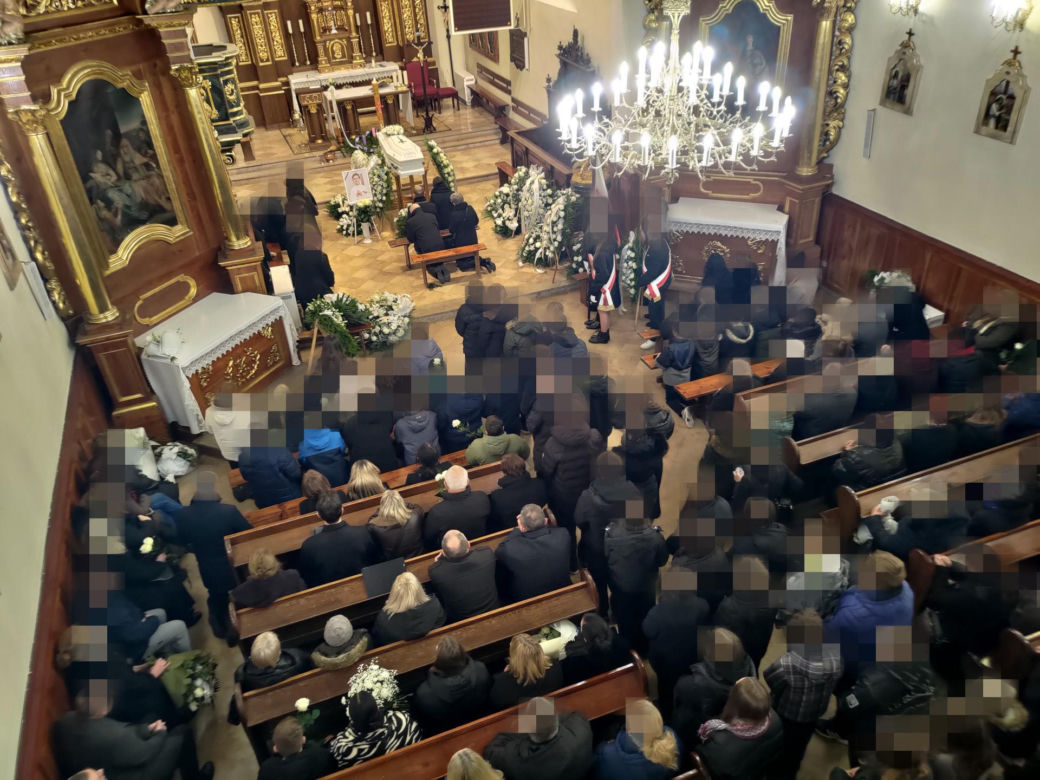 Pogrzeb 11-letniego aktora. Nikodem Marecki spoczął w białej trumnie. Żegnały go tłumy