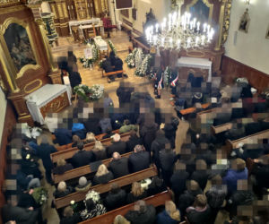 Pogrzeb 11-letniego aktora. Nikodem Marecki spoczął w białej trumnie. Żegnały go tłumy