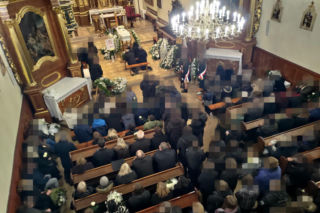 Pogrzeb 11-letniego aktora. Nikodem Marecki spoczął w białej trumnie. Żegnały go tłumy