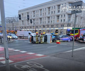 Jechali do wykolejonego tramwaju, doszło do wypadku. Trzy osoby ranne