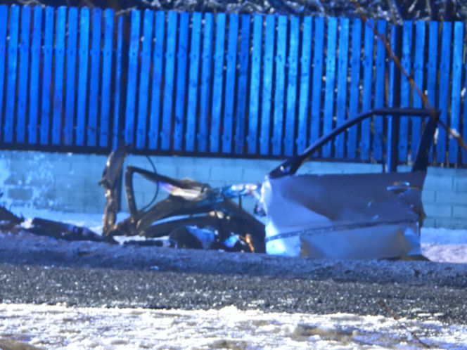 Uciekał seatem przed policją. Gonili go przez dwa powiaty. Zginął na drzewie