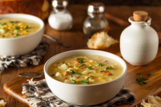 Na Podkarpaciu mówią na nią dziad z babą. Ta zupa jest pyszna, tania i bardzo łatwa