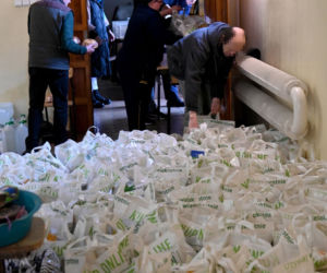 Wielkanocne paczki dla potrzebujących ze Szczecina. Wsparcie otrzymało ponad 400 osób