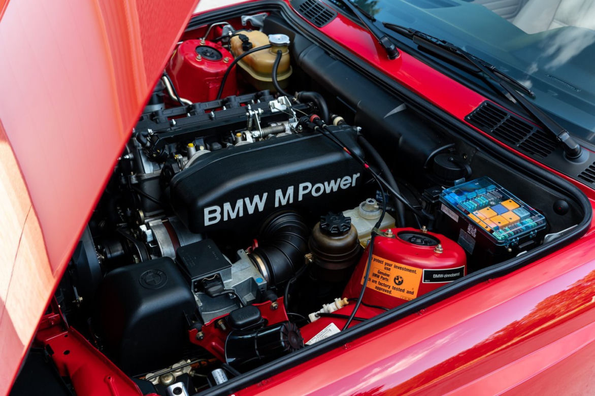 BMW E30 M3 wystawione na sprzedaż za prawie milion złotych