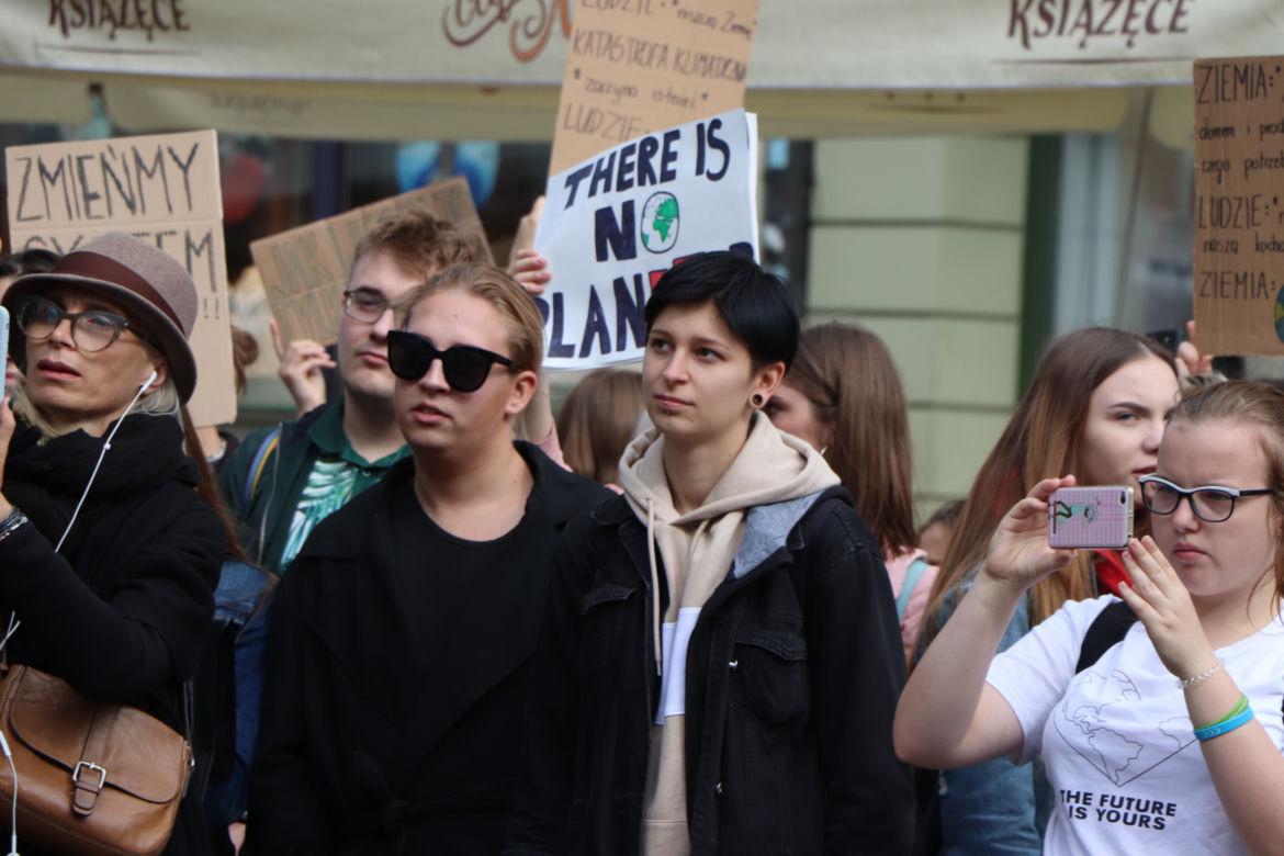 Młodzieżowy Strajk Klimatyczny w Toruniu. Protestowali przeciwko rządowi i korporacjom