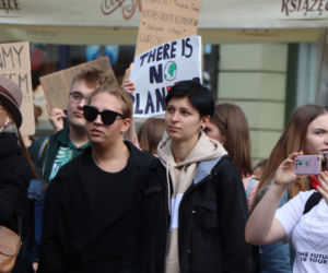 Młodzieżowy Strajk Klimatyczny w Toruniu. Protestowali przeciwko rządowi i korporacjom
