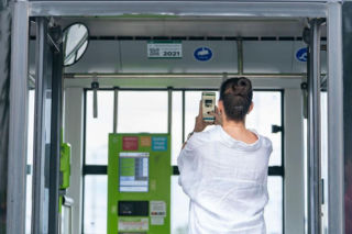 Nasz Olsztyn coraz bliżej. Kody QR w autobusach i tramwajach. Nowa aplikacja dla mieszkańców