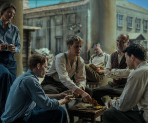 W roli głównej Jakub Gierszał, w obsadzie m.in. Aidan Gillen, Paul Freeman, Julia Pietrucha, Wojciech Mecwaldowski, Anna Próchniak, Mateusz Kościukiewicz, Antoni Pawlicki oraz Tomasz Kot.