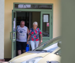Mama Edyty Górniak wychodzi ze szpitala