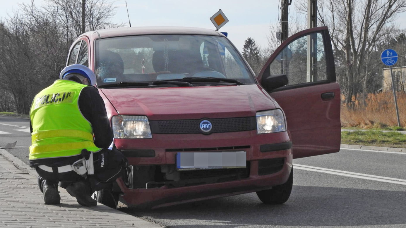 Wypadek w Brwinowie. 12-latka potrącona na pasach