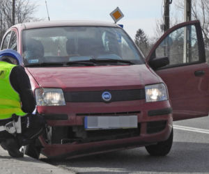 Wypadek w Brwinowie. 12-latka potrącona na pasach